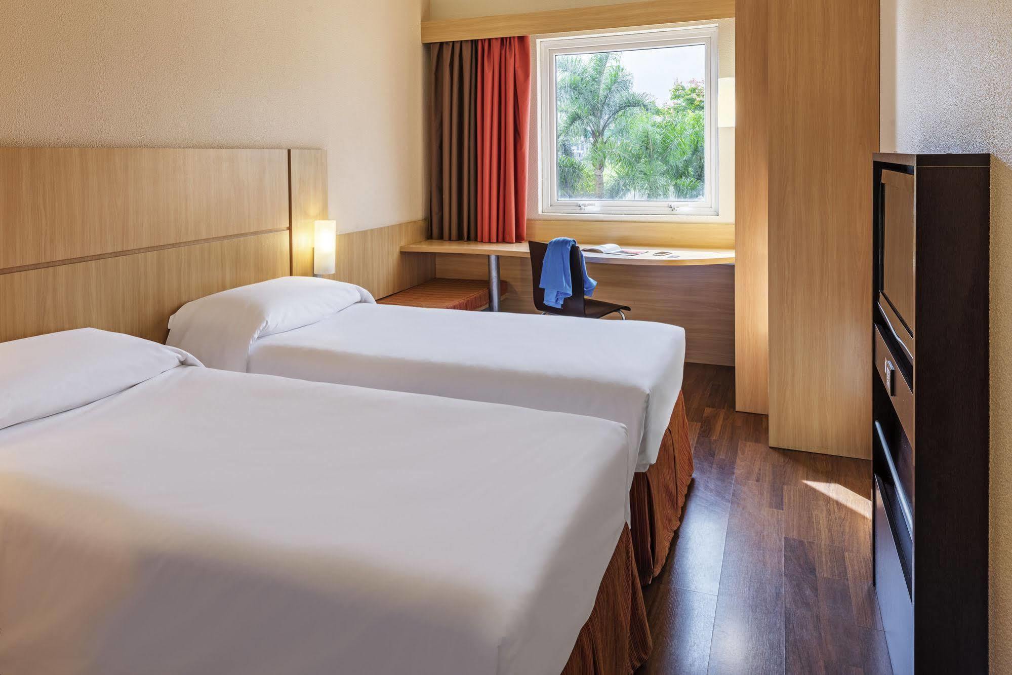 Ibis Nantes Centre Tour Bretagne Hotel Eksteriør billede